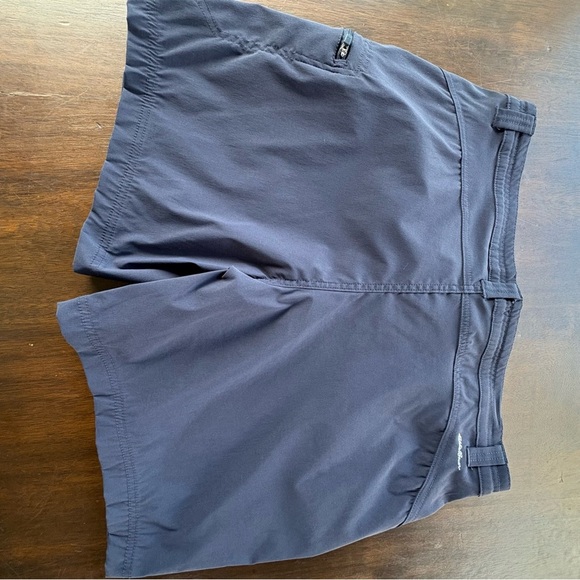 Eddie Bauer Blue Flat Front Shorts Classic Design new without tags - Picture 8 of 8